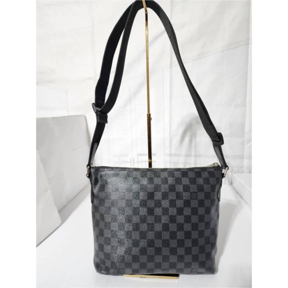 Authentic LOUIS VUITTON Damier Graphite Mick PM Shoulder Bag Black/Grey - Picture 4 of 14